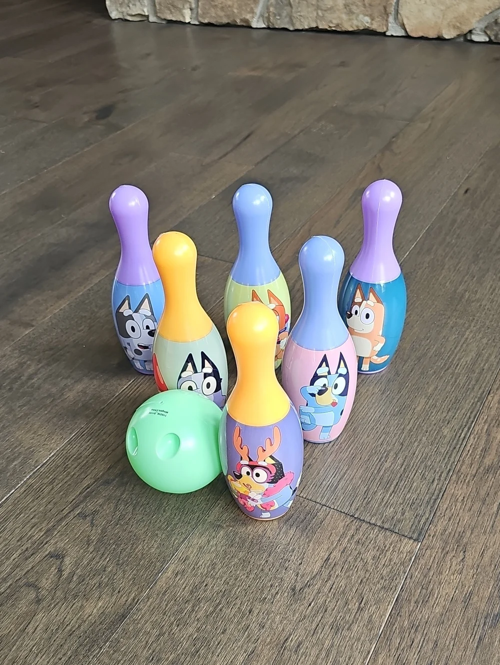 NIB OFFICIAL BLUEY BOWLING SET